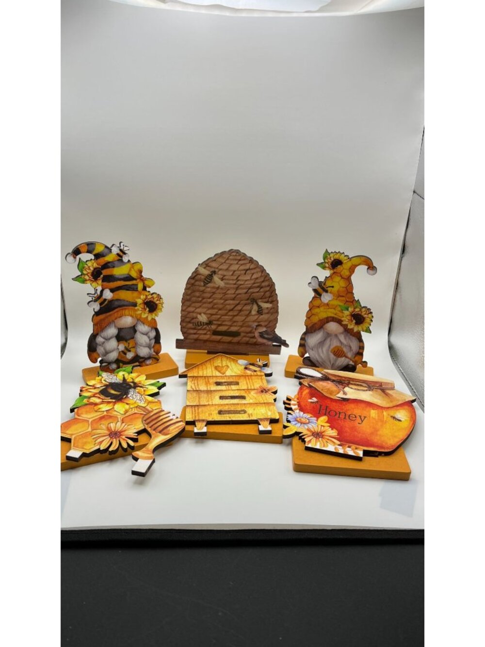 Bee-Themed Wooden Tabletop Decor Set Gnome & Honeycomb Design Sunflower Accents